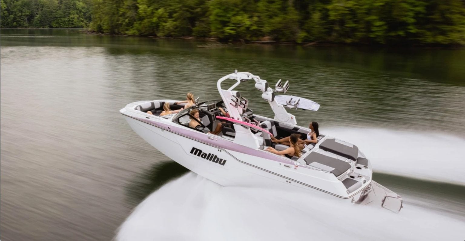 7 Best Wakesurf Boats 2024 Reviews