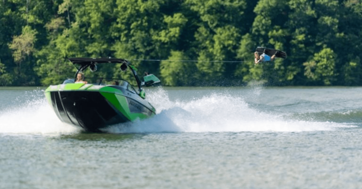 7 Best Wakesurf Boats 2024 Reviews